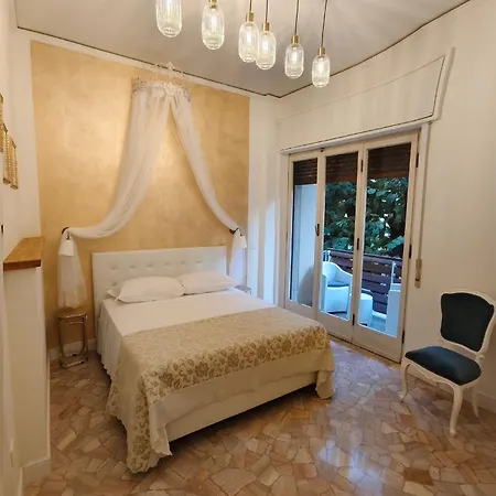 Oda ve Kahvaltı Cherubini 13 3*