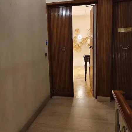 Oda ve Kahvaltı Cherubini 13