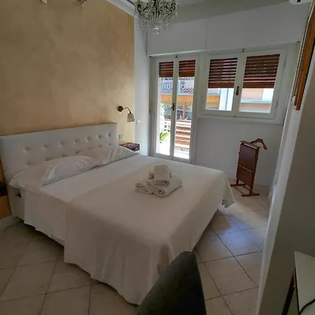 Oda ve Kahvaltı Cherubini 13